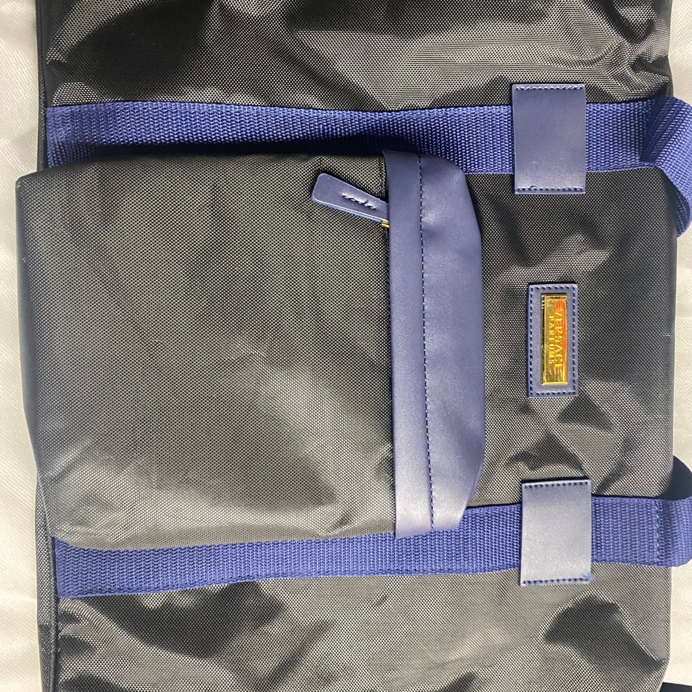 Versace perfumes travel bag New with dust bag